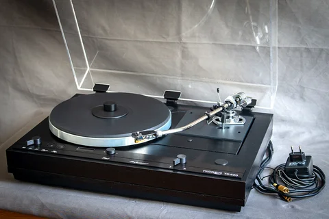 Thorens TD520
