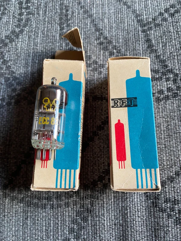 NOS RFT ECC 82 - Bild 1 av 3
