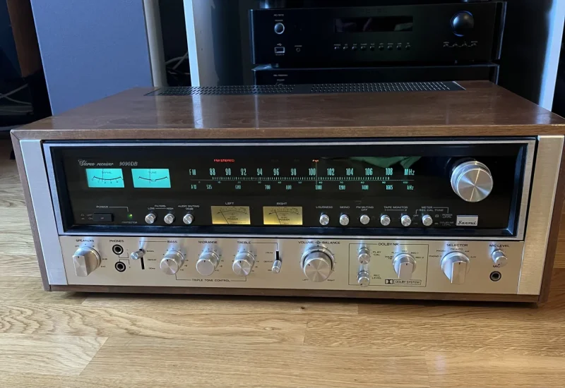 Sansui  9090DB stereo receiver tr&auml;kabinett - Bild 1 av 6