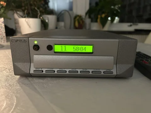 Cyrus CD8x