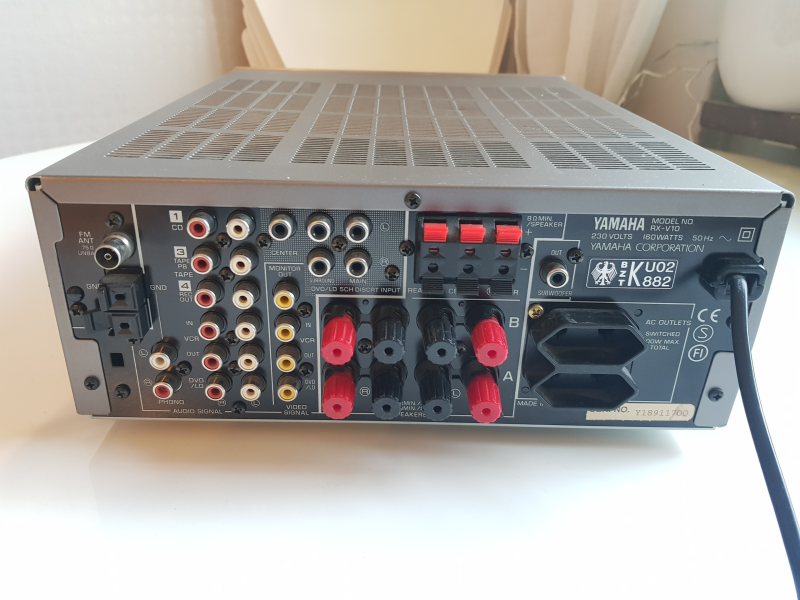 YAMAHA RX-V10 Receiver - Bild 6 av 11