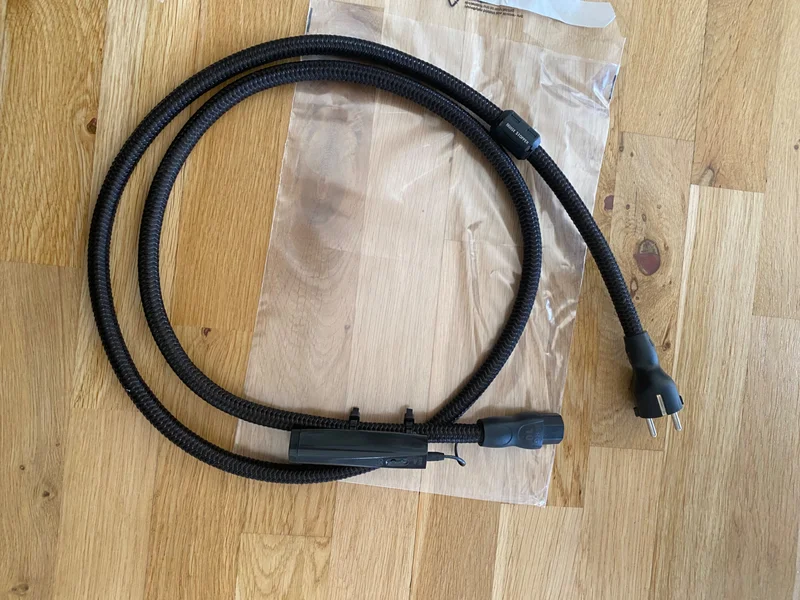 Audio Quest NRG 10 audio power kabel 1,8m Audio Quest NRG 10 audio power kabel 1,8m - Bild 1 av 4