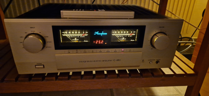 Accuphase E 480