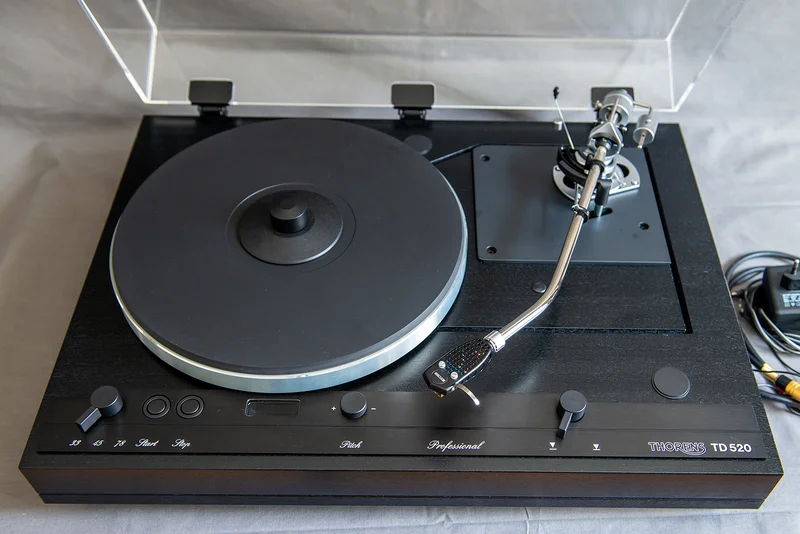 Thorens TD520 - Kuva 2 / 8