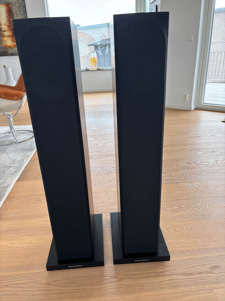 Bowers & Wilkins 704 s3