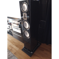 Magnat signature 909