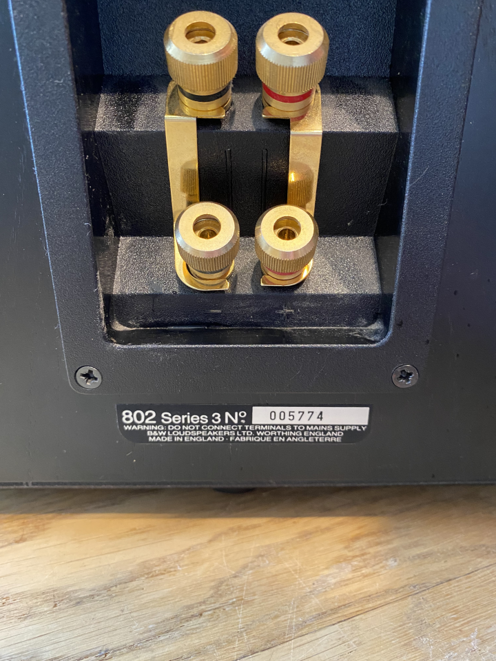 B&W Matrix 802 S3