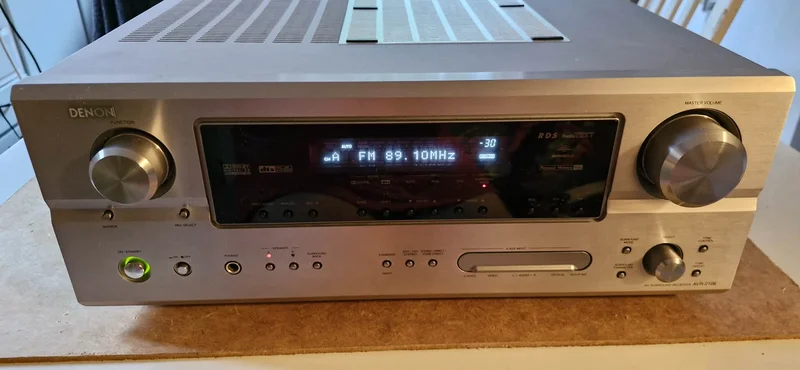 Denon AVR-2106 Reciver Mycket v&auml;lljudande Stereo reciver (Surroundreciver Gamla composit Video) - Billede 1 af 1