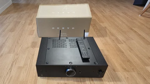 Onkyo P-80 stereoförsteg med Dirac Live