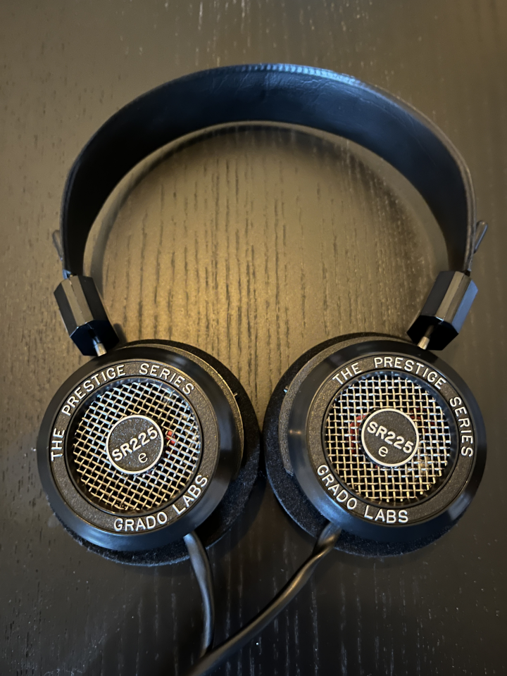 GRADO SR225E 