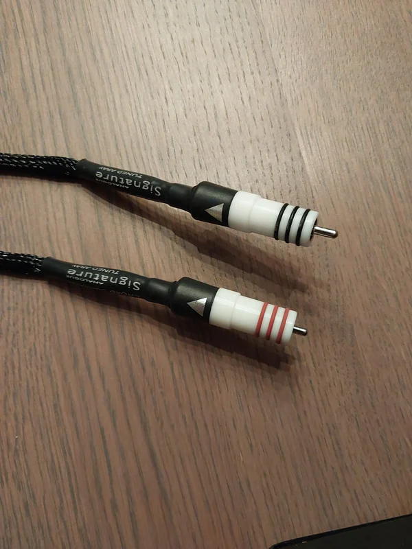 Chord Signature Tuned Aray RCA 1 meter - Bild 2 av 4