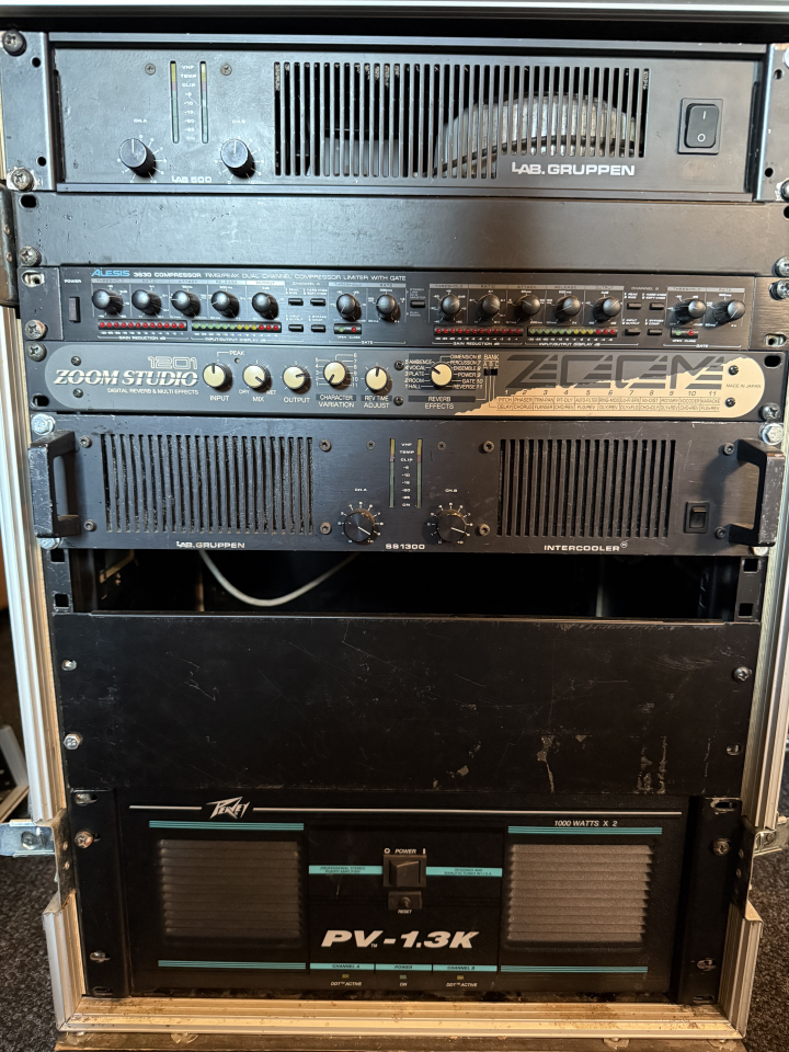 Lab.gruppen + Peavey steg