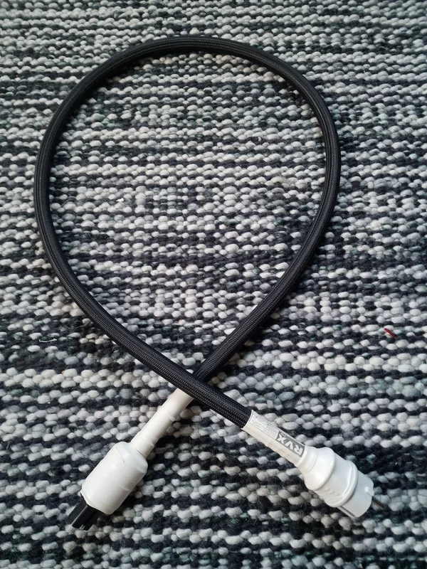 1.5m Australiensiska Coem audio str&ouml;mkabel - Bild 1 av 2