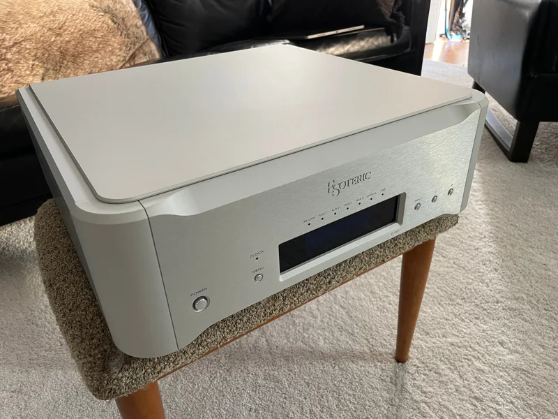 Esoteric D-02X Reference DAC Esoteric D-02X Reference DAC - Bild 2 av 5