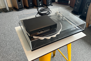 Rega P7 med RB1000 - Begagnad skivspelare