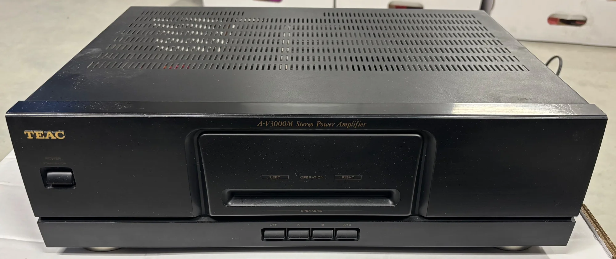TEAC A-V3000M slutsteg - Bild 1 av 3