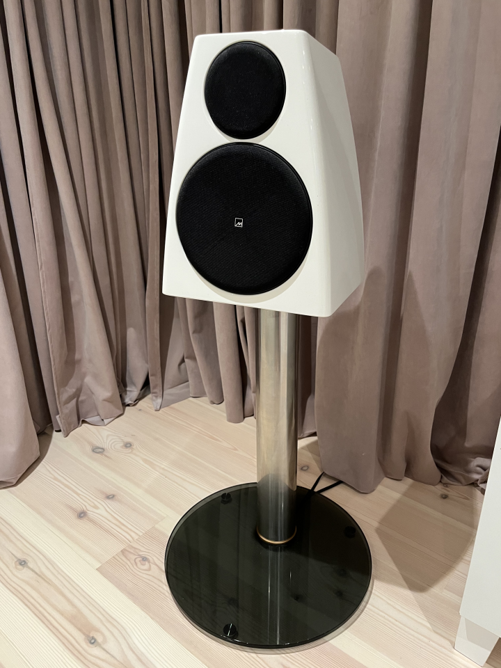 Meridian dsp3200 + audio core 200