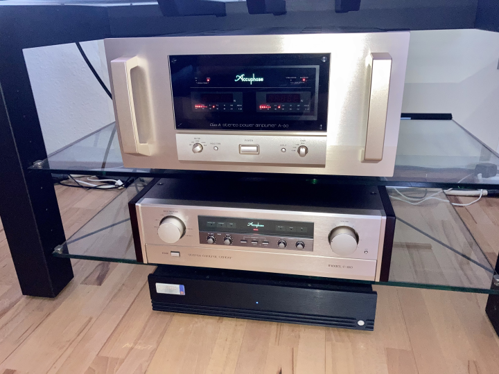 Accuphase A-60