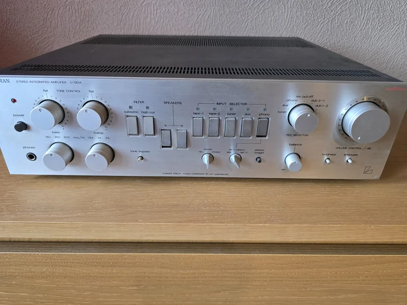 LUXMAN L120 A stereoförstärkare LUXMAN L120 A stereoförstärkare - Bild 1 av 4