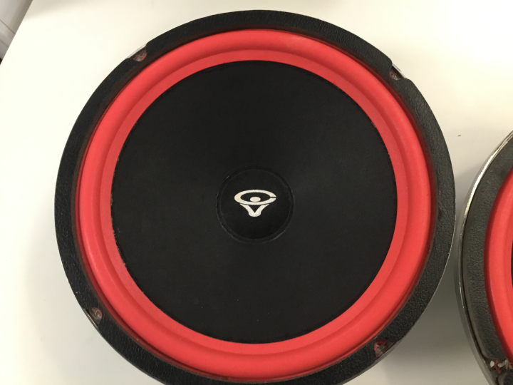 Ett par Cerwin Vega L121-4 – 12"