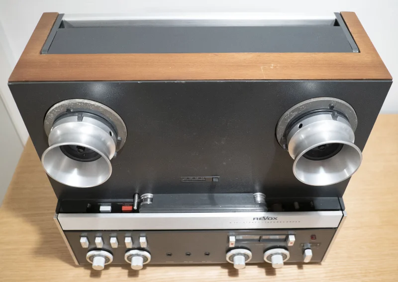 Revox A77 HS (High Speed) - 2-spårs rullbandspelare Revox A77 HS (High Speed) - 2-spårs rullbandspelare - Bild 2 av 5