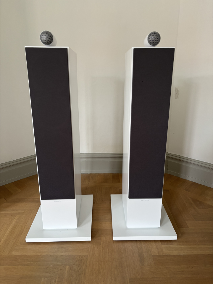 Bowers & Wilkins 702 S2