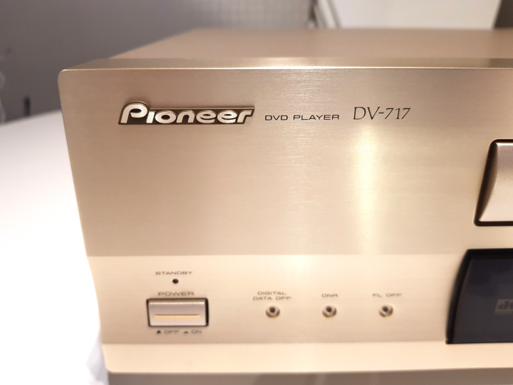 Pioneer DV-717 CD/DVD Spelare