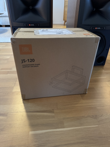 Nästan nya Jbl 4349 + Jp120 stativ