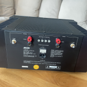 Adcom GFA-5500 – slutsteg designat av Nelson Pass