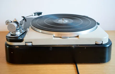 Thorens TD 124 med SME 3009 och ADC 25