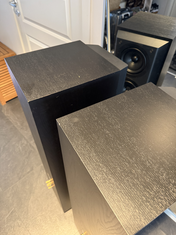 KEF Reference 105.3 + KUBE 200