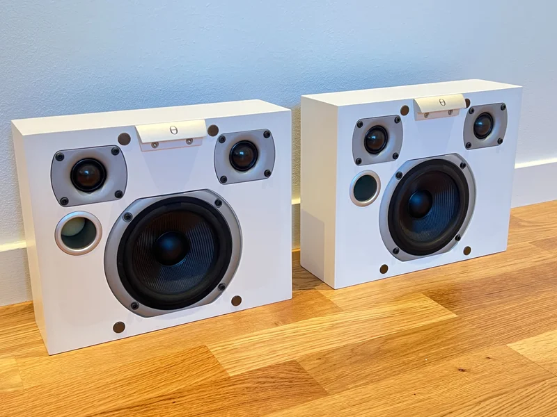 Audiovector KX- On Wall I väldigt bra skick Audiovector KX- On Wall I väldigt bra skick - Bild 1 av 4