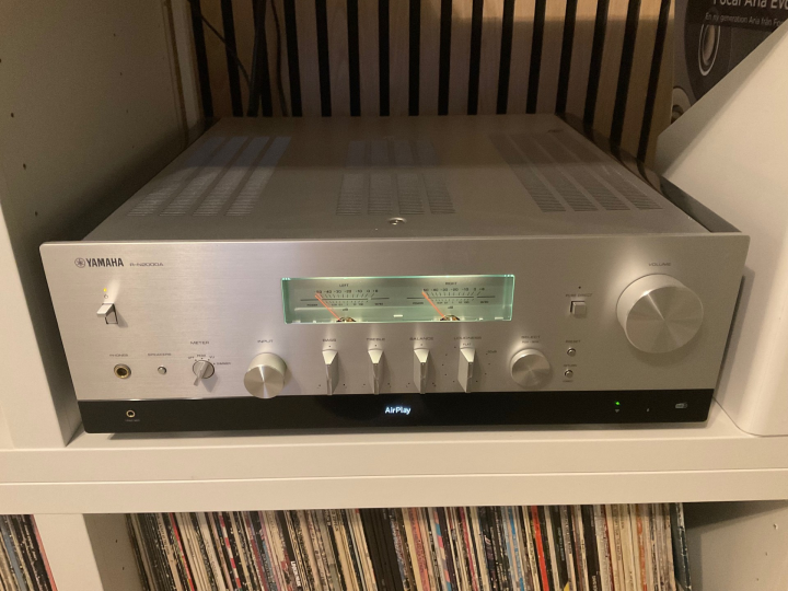 Yamaha R-N2000A Receiver/DAC/Streamer