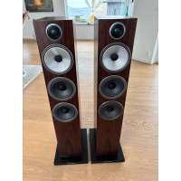 Bowers & Wilkins 704 s3