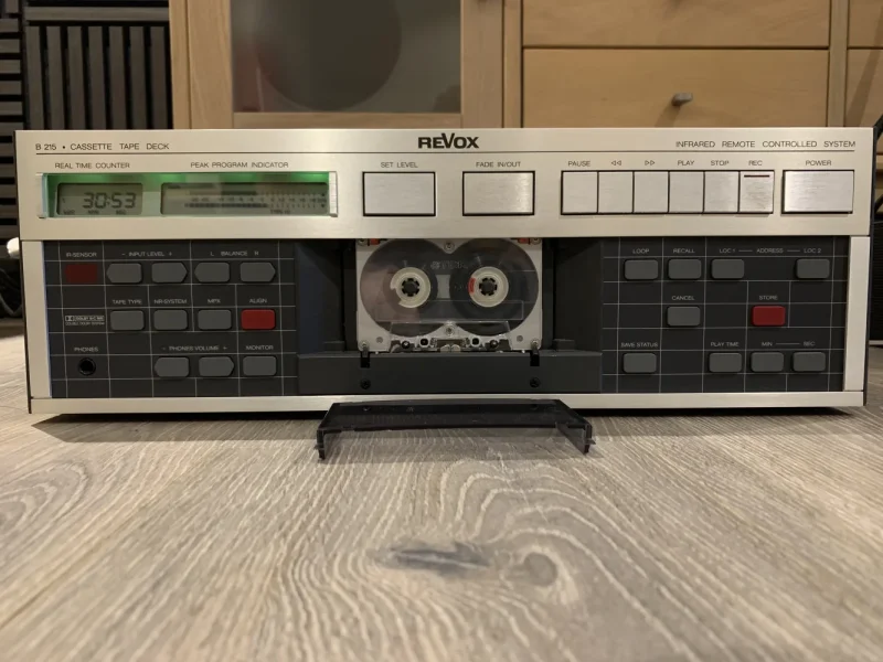 Revox B215 Kassettdeck i absolut fantastiskt skick! - Bild 4 av 4