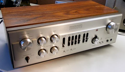 Luxman C-1000