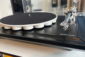 Rega P7 med RB1000 - Begagnad skivspelare