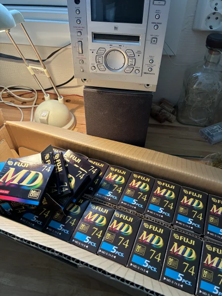 Fuji MIniDisc 74 , pris f&ouml;r 85 st obrutna nya - Bild 1 av 2