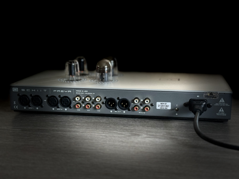 Schiit Freya - Balanserad preamp med rör Schiit Freya - Balanserad preamp med rör - Bild 3 av 4