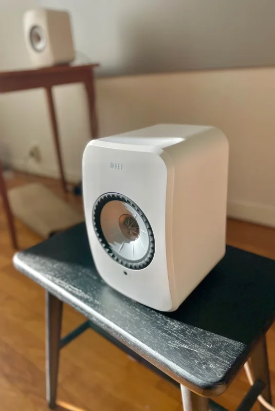 KEF LSX II &ndash; Mineral White &ndash; Nyskick - Bild 1 av 2