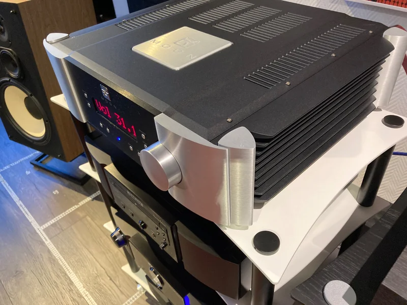 Moon 700i V2 Moon 700i V2 - Bild 3 av 4