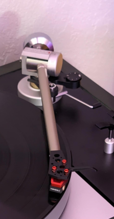 Linn Lp 12 till salu i svart ask - 87 ommålad plinth i svart satin.