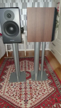 Dynaudio Emit 20 med stativ Dynaudio Emit 20 med stativ