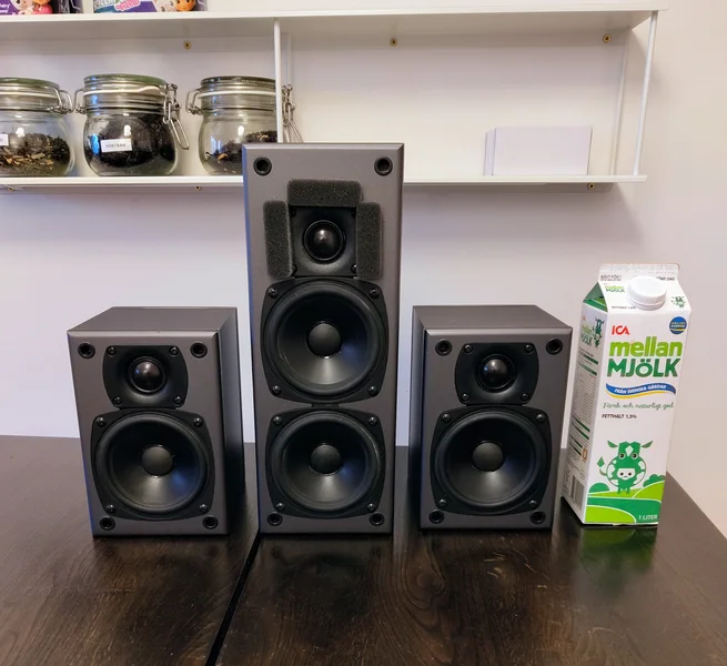 M&K Sound K5 & K7 – Högkvalitativt men diskret LCR-frontsystem M&K Sound K5 & K7 – Högkvalitativt men diskret LCR-frontsystem - Bild 1 av 5