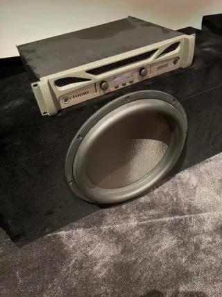 Crown 4002 XTI med SUB högtalare Dayton Audio UMII18-22...