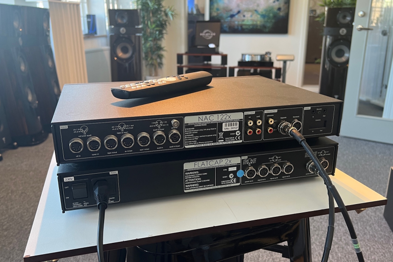 Naim Audio NAC122x & Flatcap 2X- Begagnat försteg med nätdel Naim Audio NAC122x & Flatcap 2X- Begagnat försteg med nätdel - Bild 2 av 2