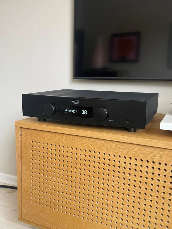 Hegel H120 nyskick - Bild 1 av 1