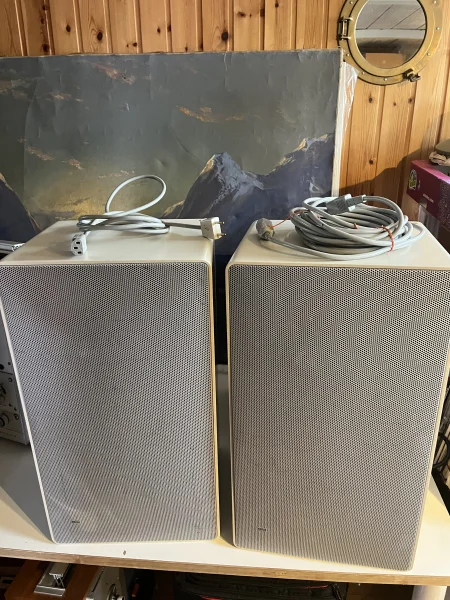 Braun LV 720.Nu Go jul pris 6.995:-  2st aktiv h&ouml;gtalare  Nyservade och &aring;ter i full funktion - Bild 5 av 5