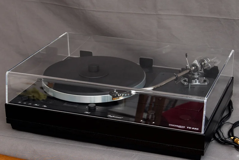 Thorens TD520 - Kuva 4 / 8