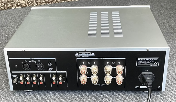 High End Stereo Amplifier TEAC AI-2000 förstärkare 360 watt
